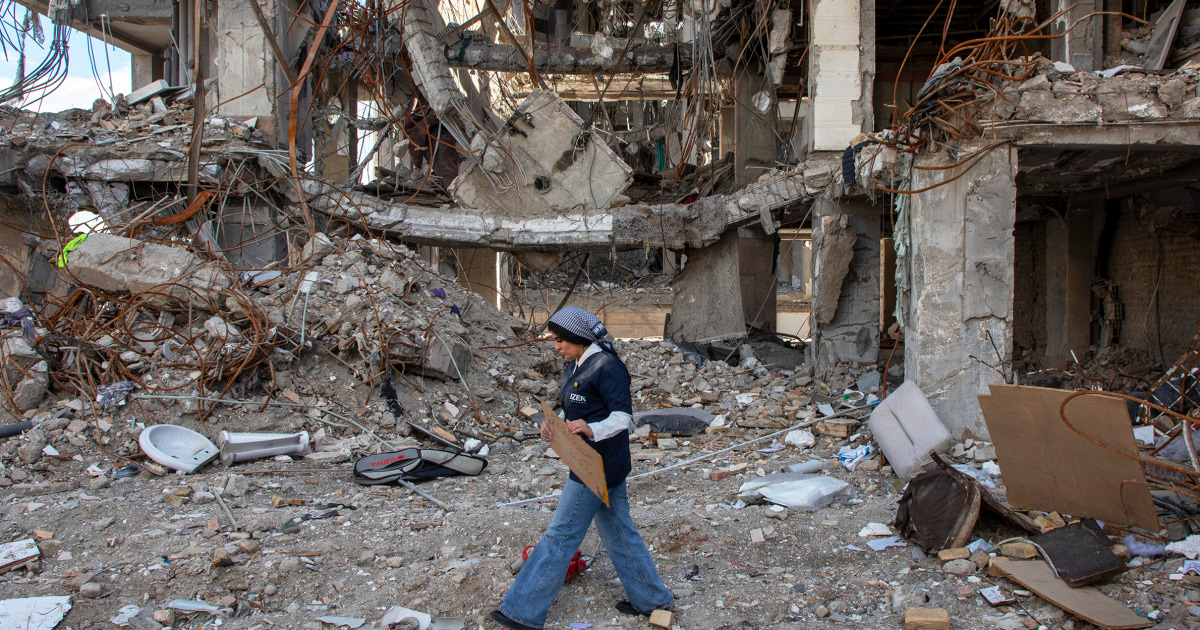 2026-04-07, 미·이란 2주 휴전 합의를 전후해 보도된 이란 내 파괴 현장 (NBC News)