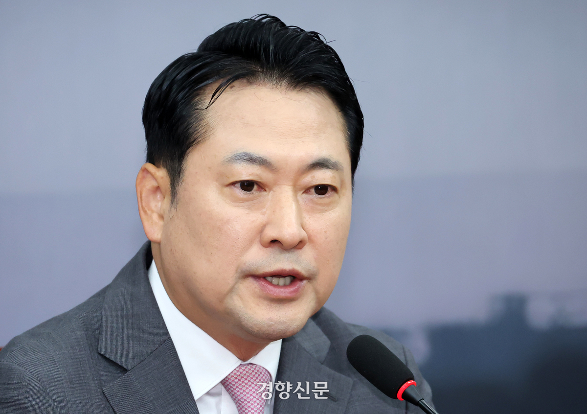 사퇴 요구를 일축하고 "당원과 함께 새 길을 찾겠다"고 밝힌 장동혁 대표